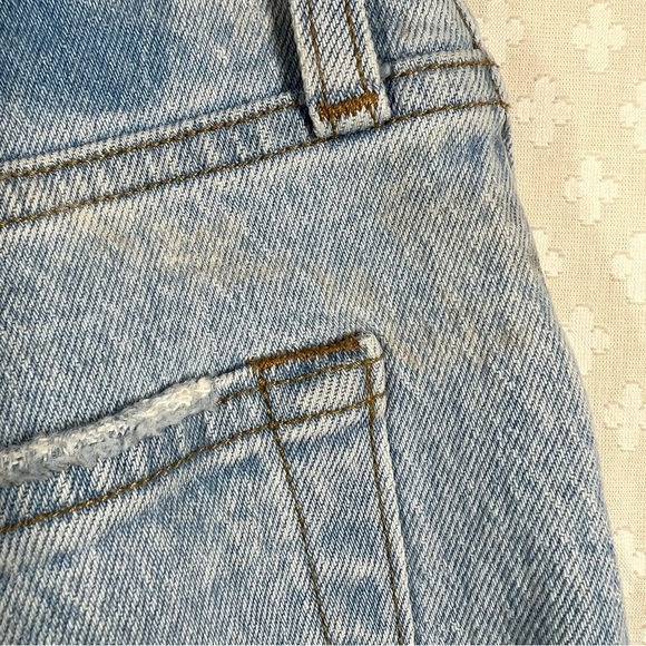 Abercrombie & Fitch Light Wash Curve Love The 90s Straight High Rise Jeans - Picture 2 of 4